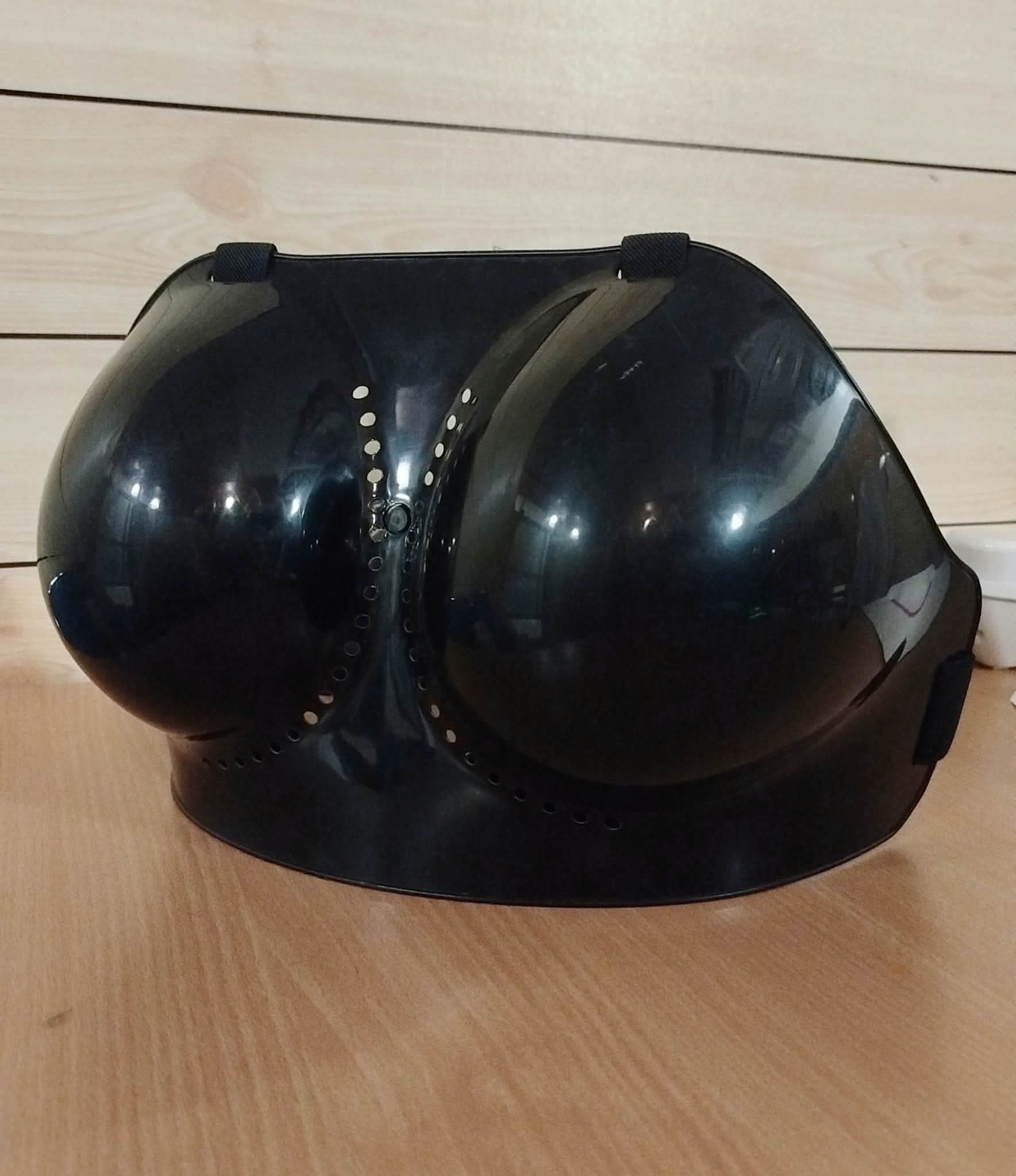Breastplate- Female black